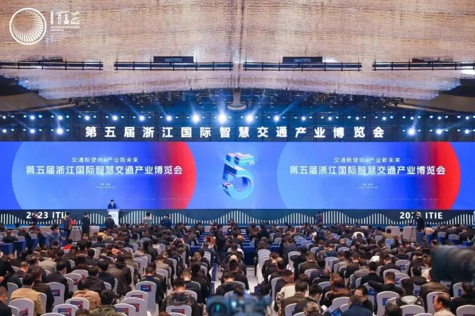 多宝电竞 - 打造高端沉浸式的电竞赛事体验